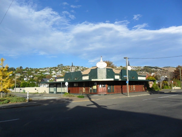 Corner Malcolm Avenue and Birdwood Avenue