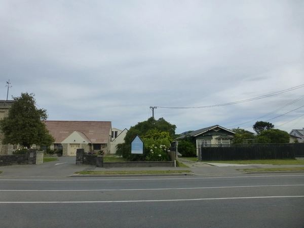 St Martin's Church and 48 Lincoln Road