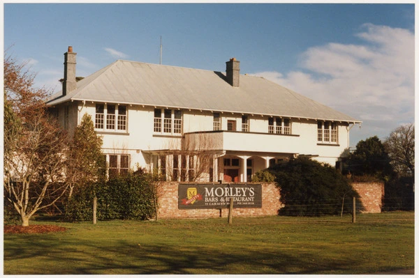 Morley’s Bar and Restaurant