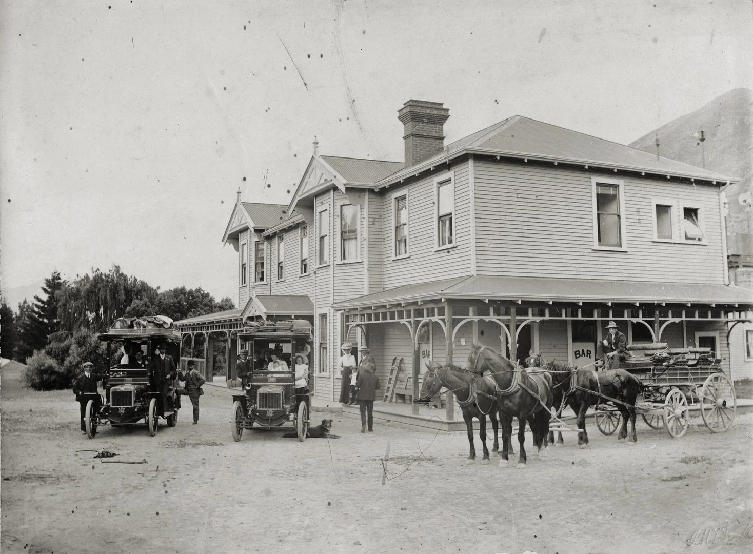 Upper Waiau Ferry Hotel