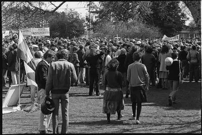 Waiting under the Hamilton banner