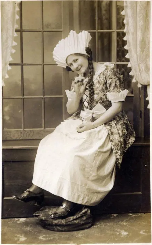 Miss Olive Moss in Oamaru Amateur Operatic Society production of "Les cloches de Corneville".