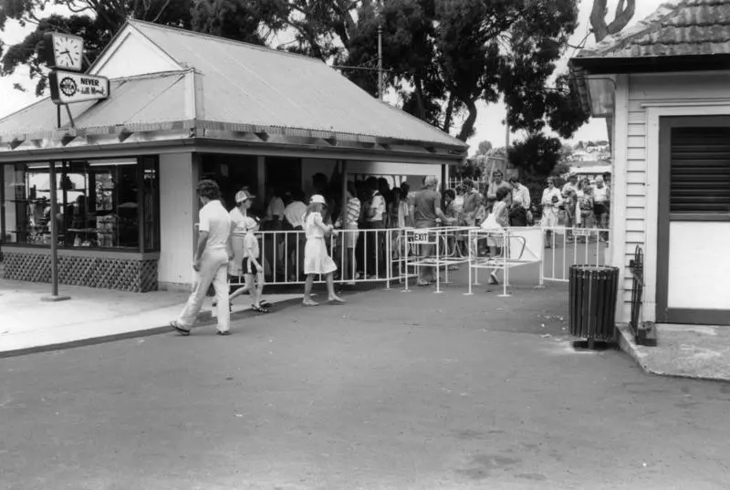Live Days : MOTAT entrance