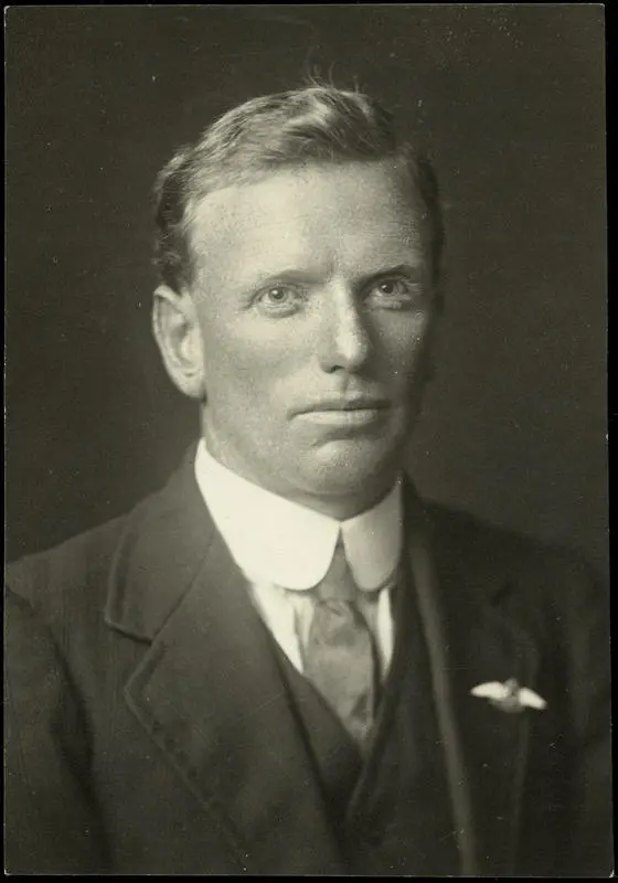 Black and white studio portrait of Richard James Thompson