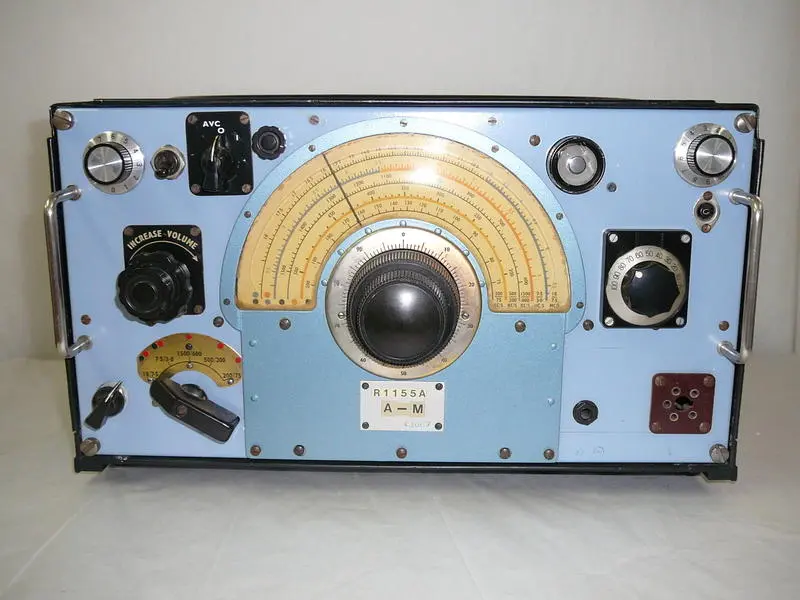 British RAF Receiver R1155A - Lancaster Radio