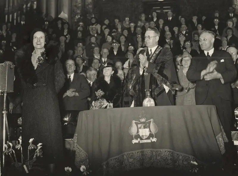 Jean Batten, Auckland Mayor George W. Hutchison and Captain Frederick Harold Batten at the civic reception for Jean Batten at Auckland Town Hall