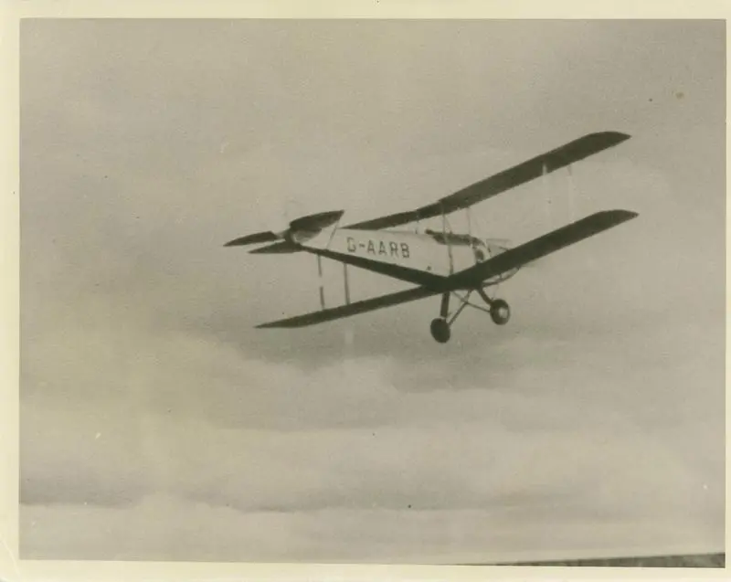 DH.60 Gipsy Moth, Jean Batten's aircraft before taking off from Darwin to Sydney