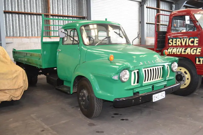 Truck Bedford J3