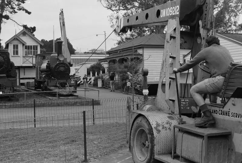 Photograph of locomotive F 180