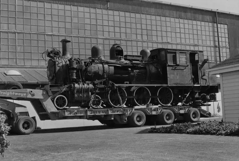 Photograph of locomotive WW 491