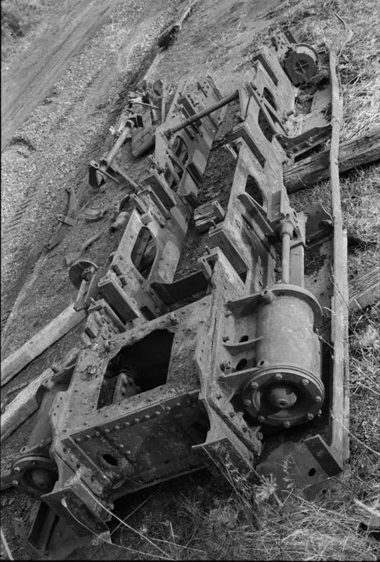 Photograph of B locomotive frames
