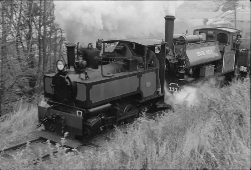 Photograph of shunter and locomotive F 112