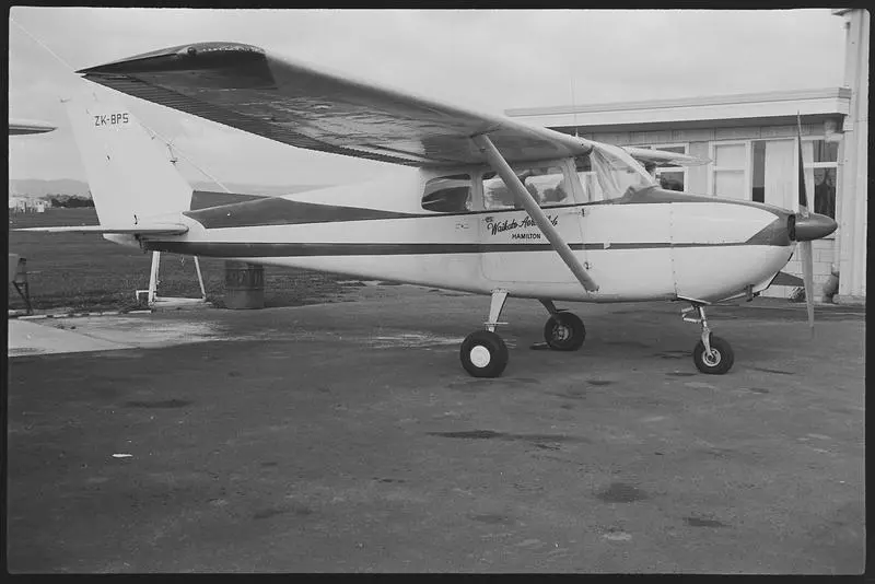 23a 24a Ardmore 7.4.69 ZK-BPS Cessna 172