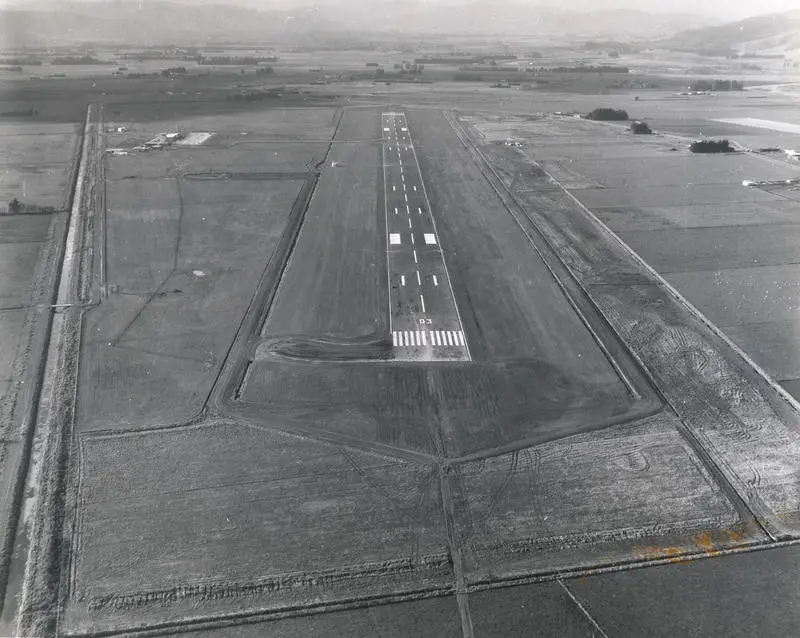 Dunedin Airport, Momona