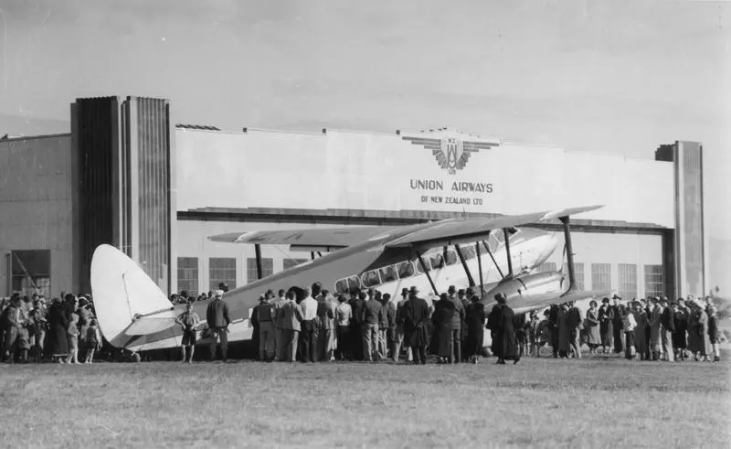 De Havilland DH-86 Express Airliner