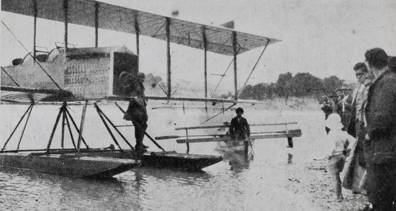 Walsh brothers and the New Zealand Flying School