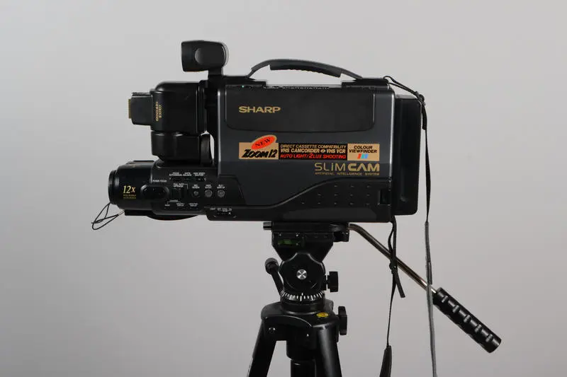 Camcorder Sharp Zoom 12 Slim Cam