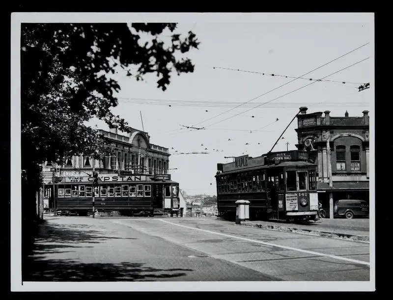 Reservoir Corner - 142 about to turn out of Ponsonby Rd as 156 turns out of Karangahape Rd bound for Ponsonby