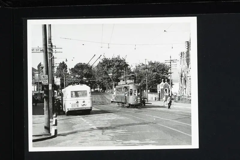 Trolley bus 47 and tram 213 on Symonds Street