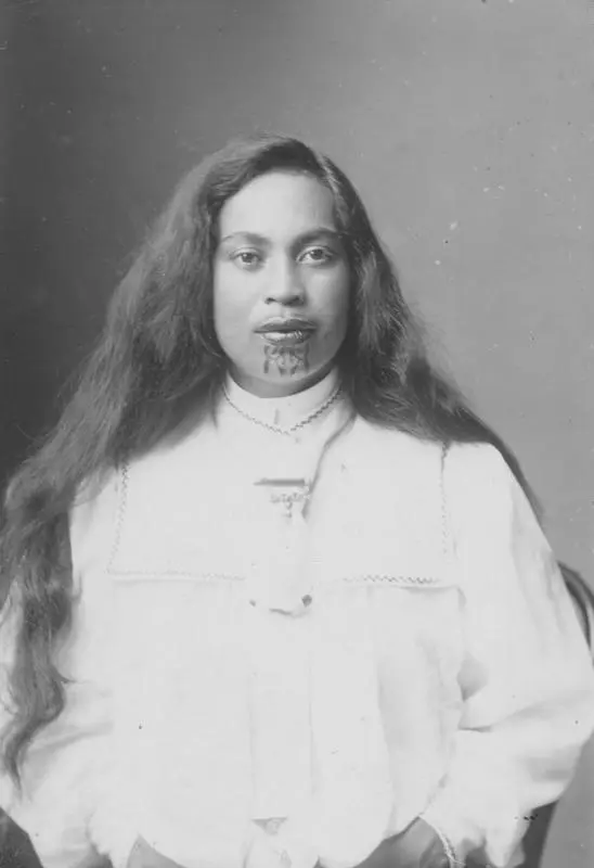 A portrait of an unidentified Māori woman