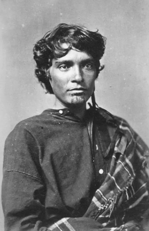 Portrait of an unidentified Māori woman