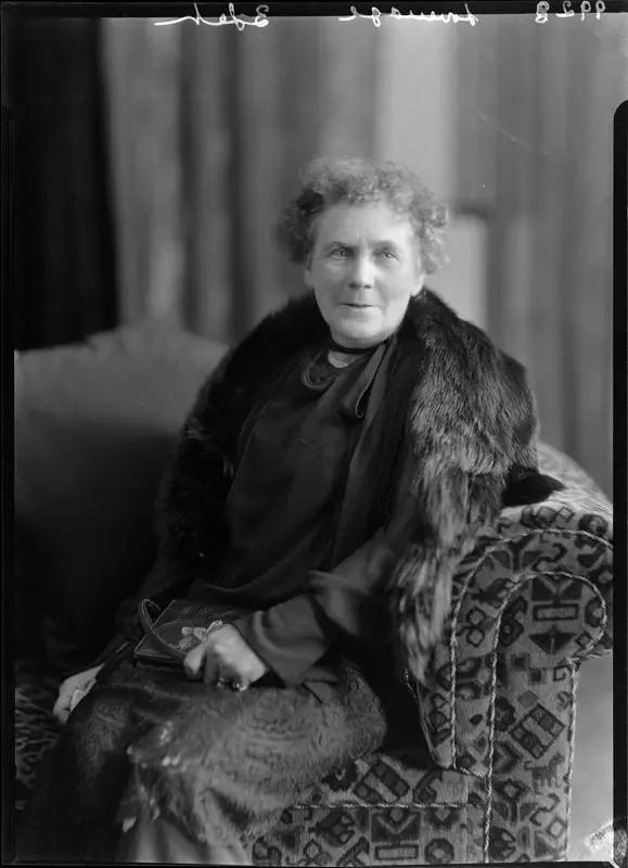 Loveridge, Woman