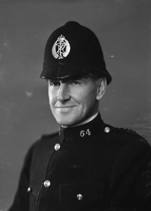 Fred Mills, Policeman