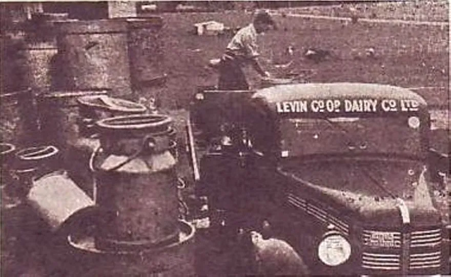 Levin Dairy Co milk cans 1949