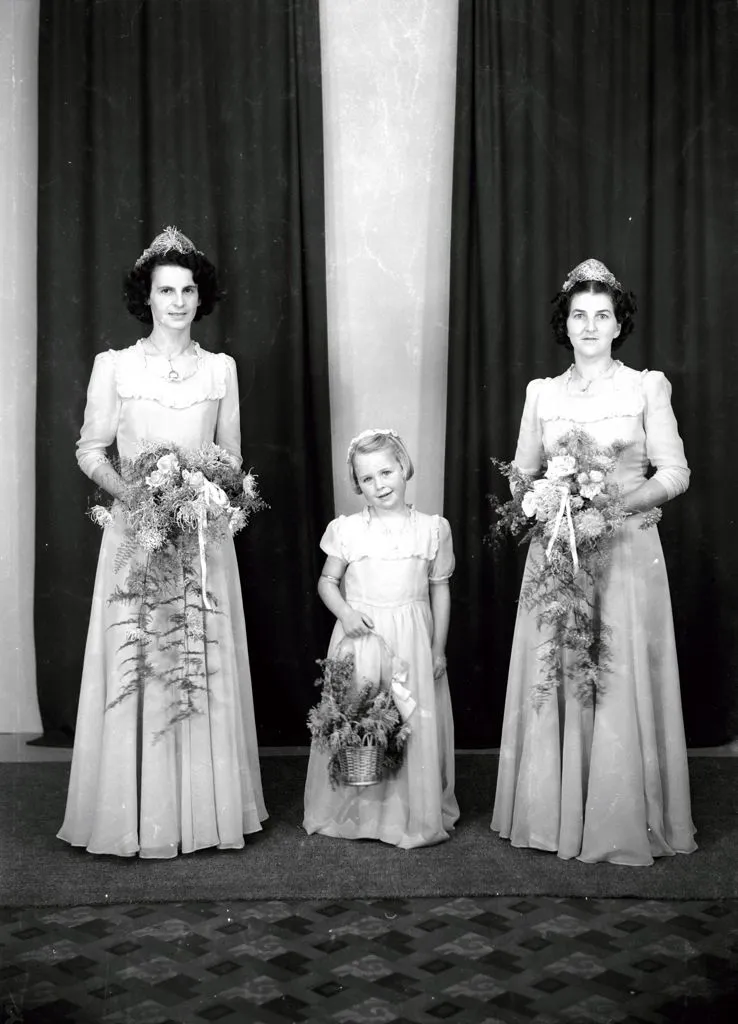 Milner Wedding – Bride, Bridemaid and Flowergirl