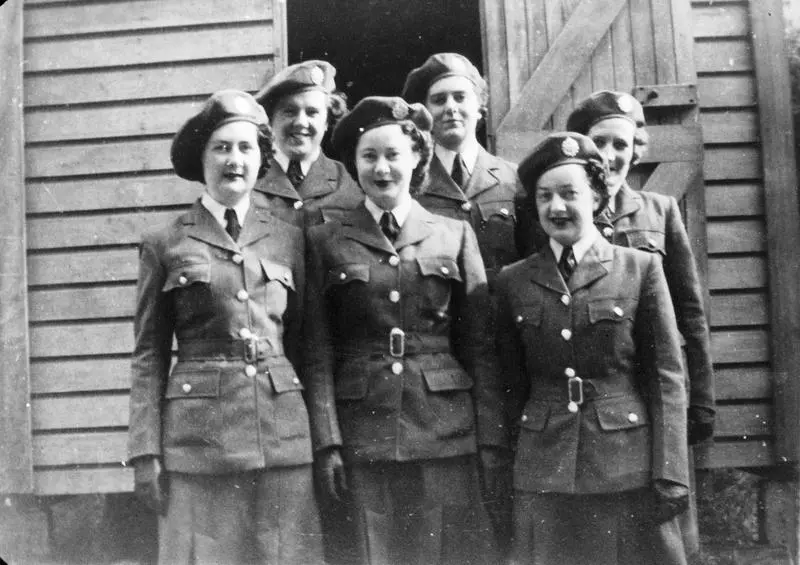 WAAF women in Wellington