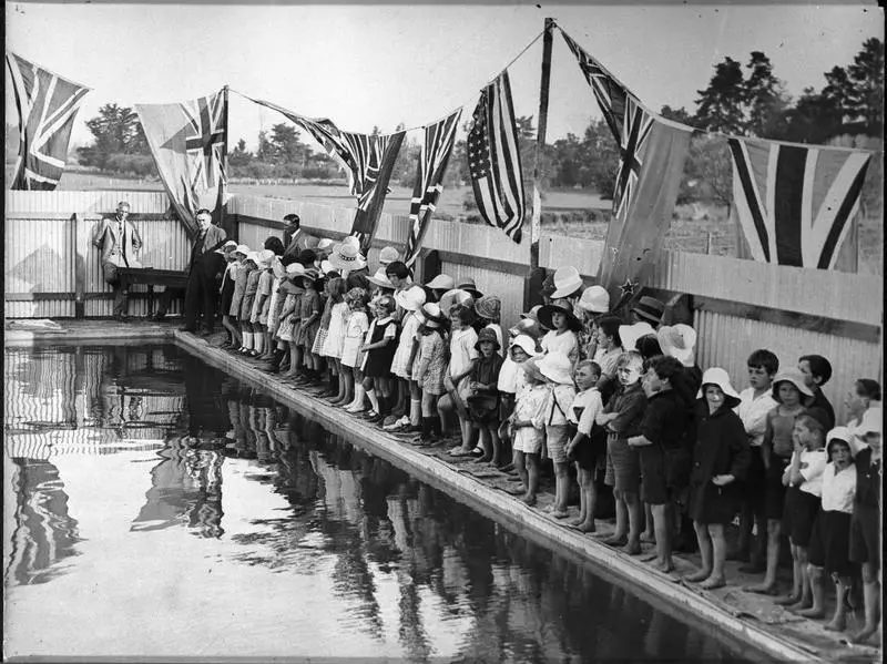 Hillcrest School - opening baths 1926