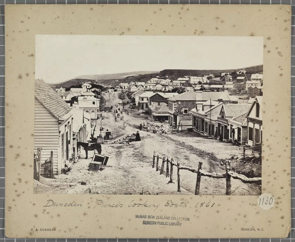 Dunedin, Princes Street looking South