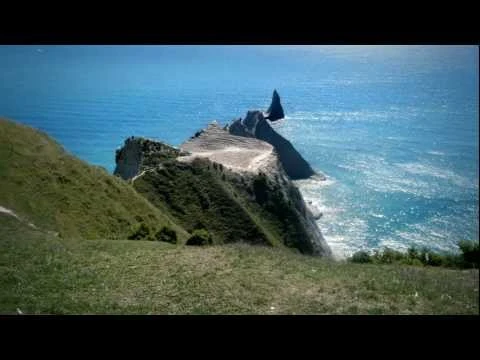 Cape Kidnappers - Roadside Stories