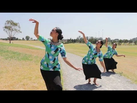 SIVA LAIA I Siva Samoa - Falealili Uma