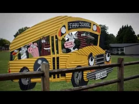 Tīrau, corrugated-iron capital - Roadside Stories