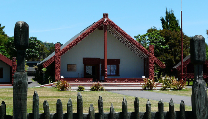Māori culture & customs