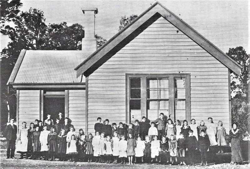 Te Tua School, District History - School background and Teacher information:
