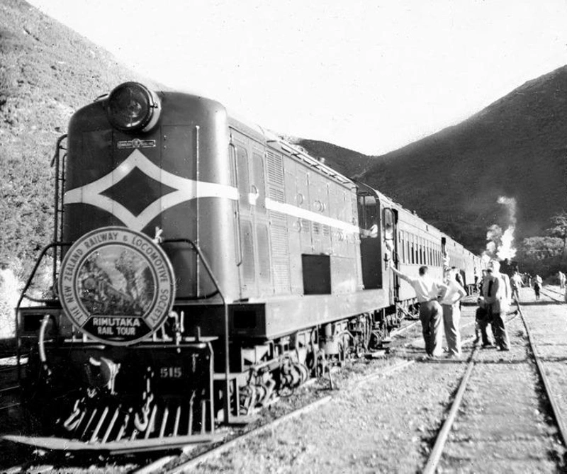 Railway. English Electric Diesel-Electric Shunting Locomotive Class De 515, Bo-Bo .Heading a New Zealand Railway and Locomotive Society Rimutaka Tour. Wairarapa, North Island. New Zealand.