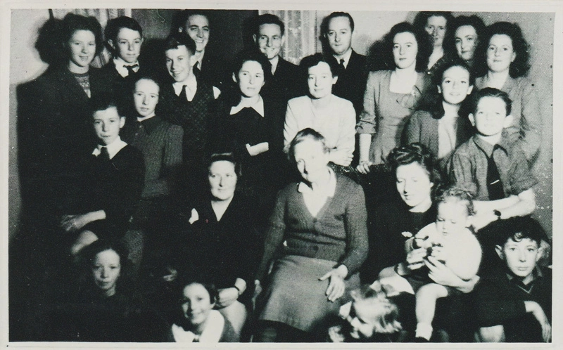 Margaret Annie Smith with some of her grandchildren, 1948.