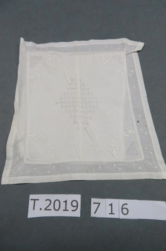 Handkerchief sachet with drawn thread work