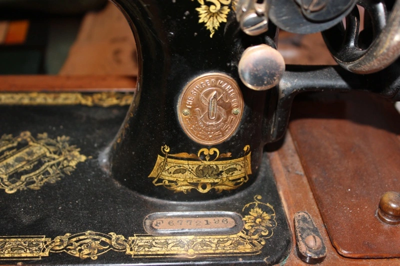 Singer Hand Crank Sewing Machine