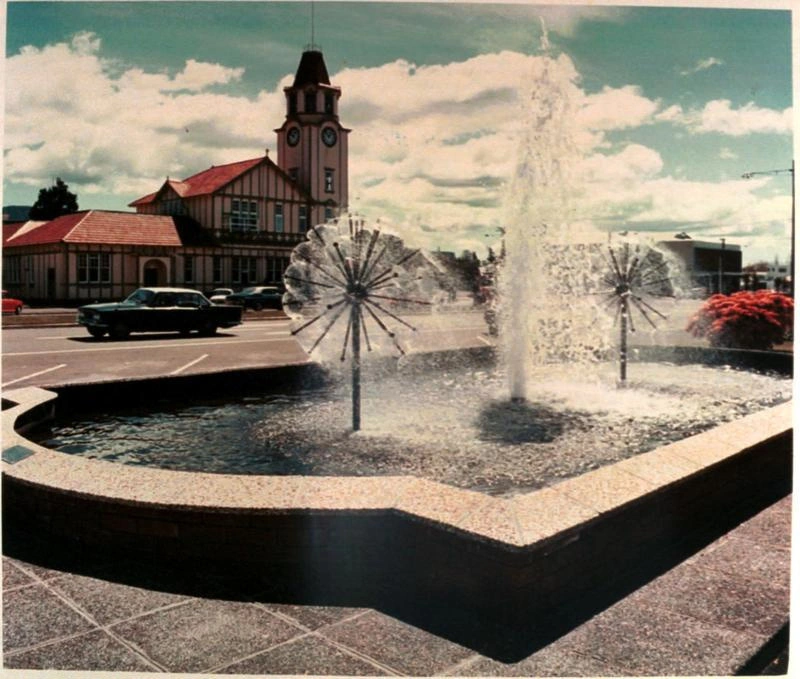 Municipal fountain Fenton street