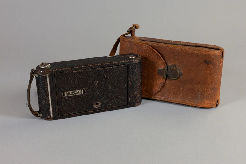 Camera, No. 2C Autographic Kodak Junior Model A