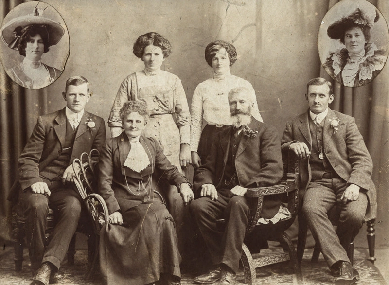 Photograph, George & Annie Cushnie and Family