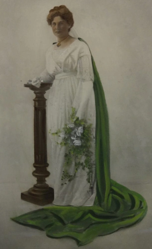 Dr Margaret Cruickshank: WWI Patriotic Fundraising Carnival Queen, Waimate, 1915.