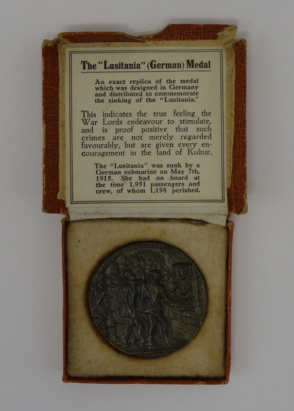 German Medal (Replica): Commemoration of the sinking of the ship "Lusitania". WWI.