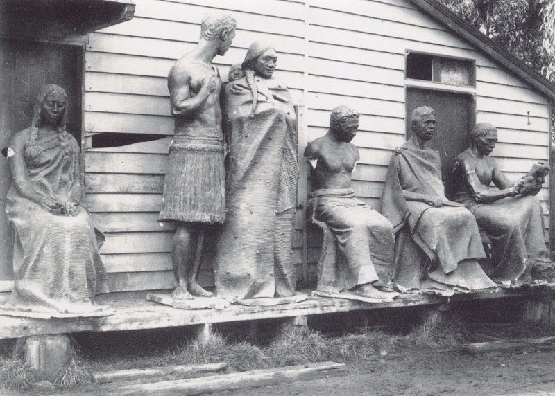 Māori Statues