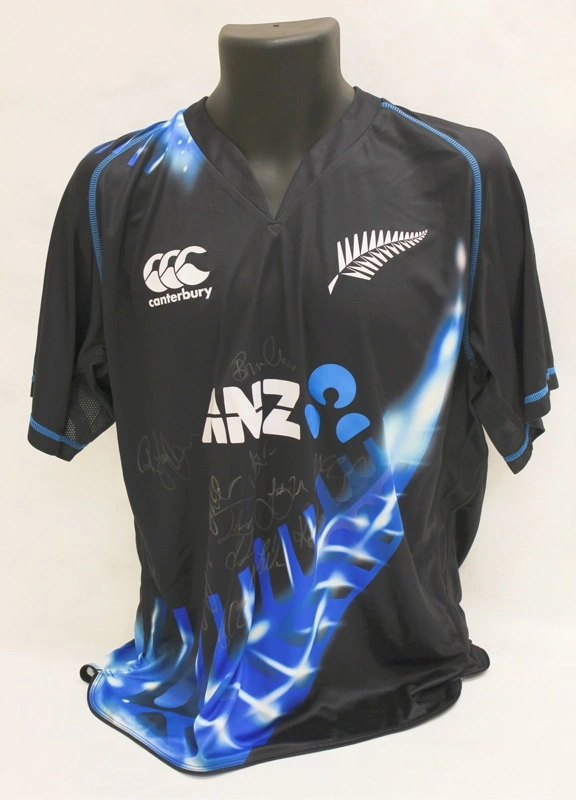 Shirt: Signed BLACKCAPS T20 Shirt, 2013-14