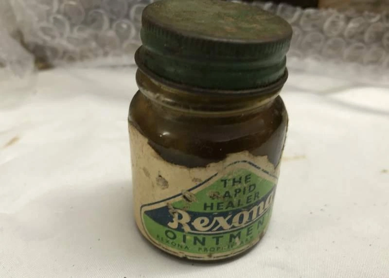 Jar, Rexona ointment