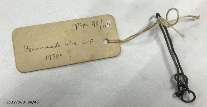 Clip, wire